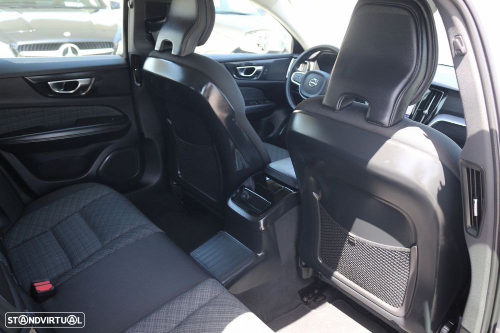 Volvo V60 2.0 T6 AWD TE Essential - 39