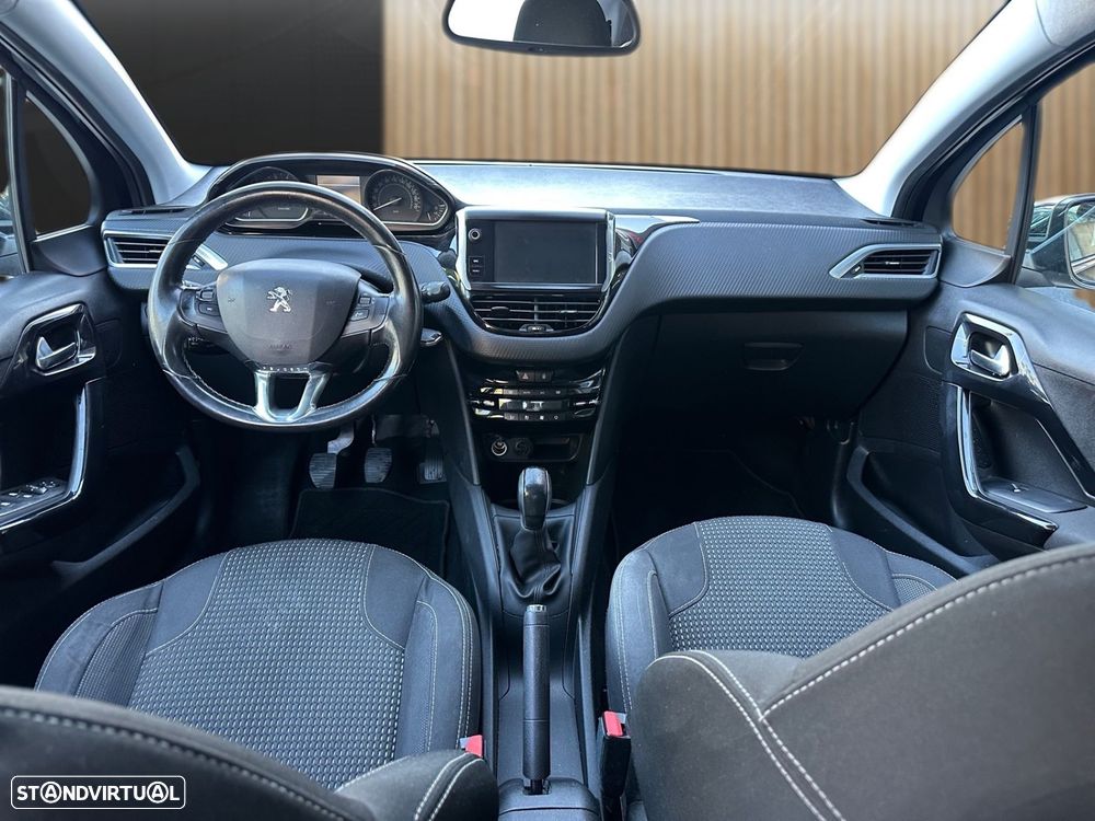 Peugeot 208 1.2 PureTech Style - 9