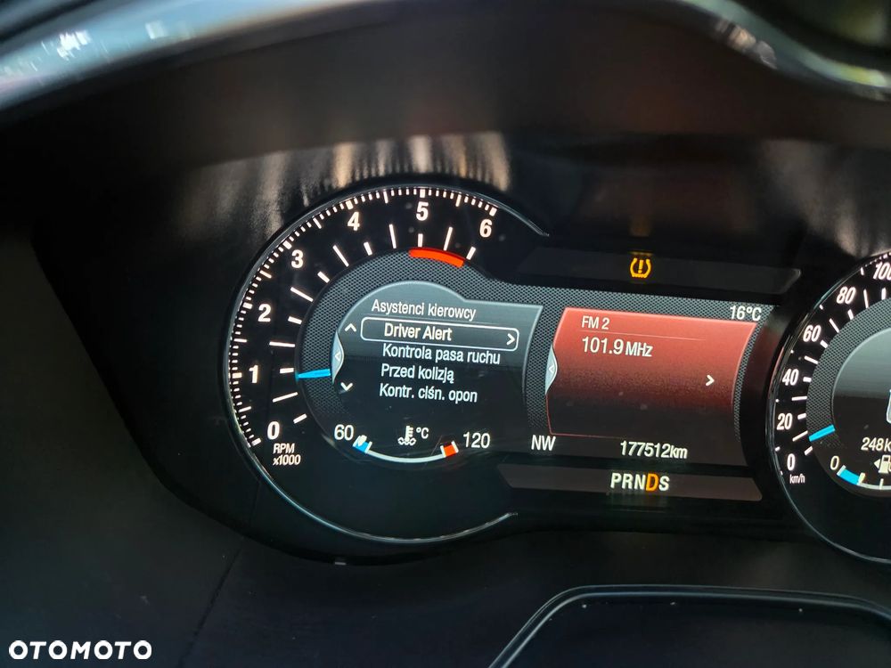 Ford Mondeo - 38