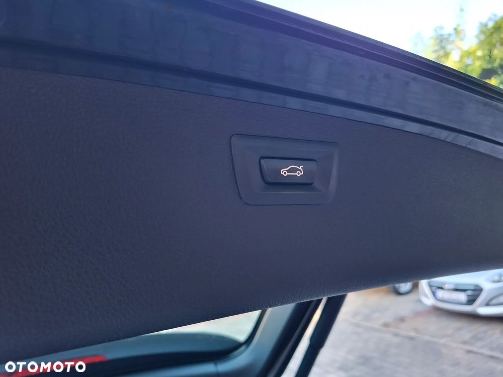 BMW Seria 3 318d Sport Line - 15