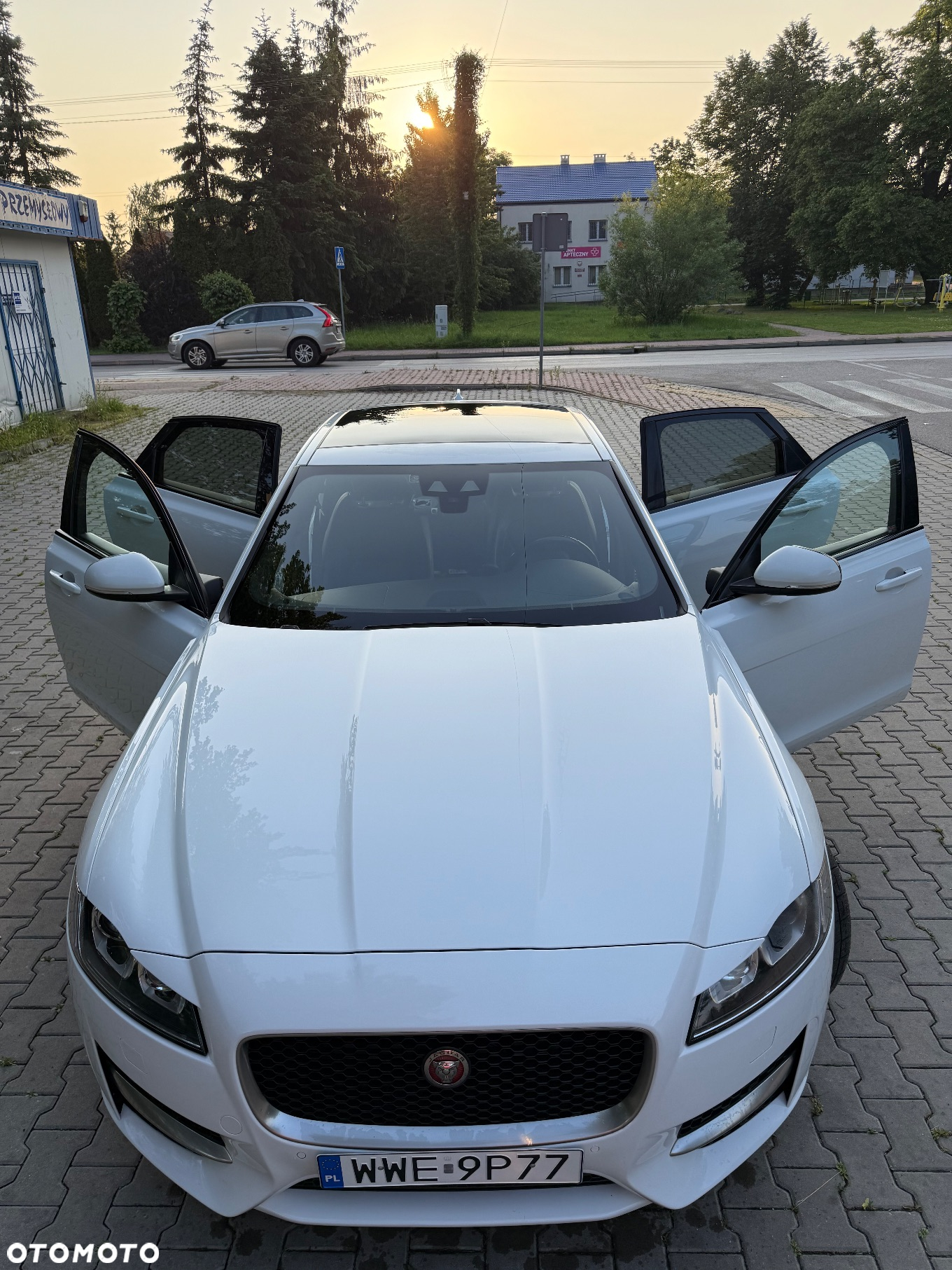 Jaguar XF 20d R-Sport - 4