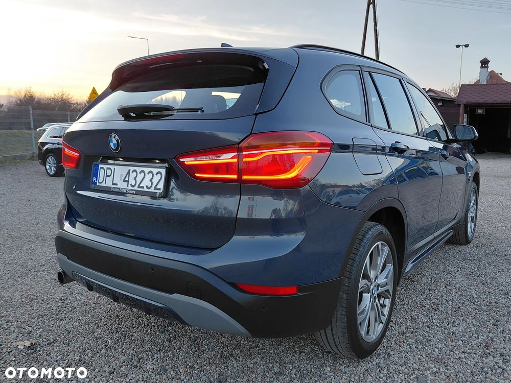 BMW X1 sDrive18i Sport Line - 18