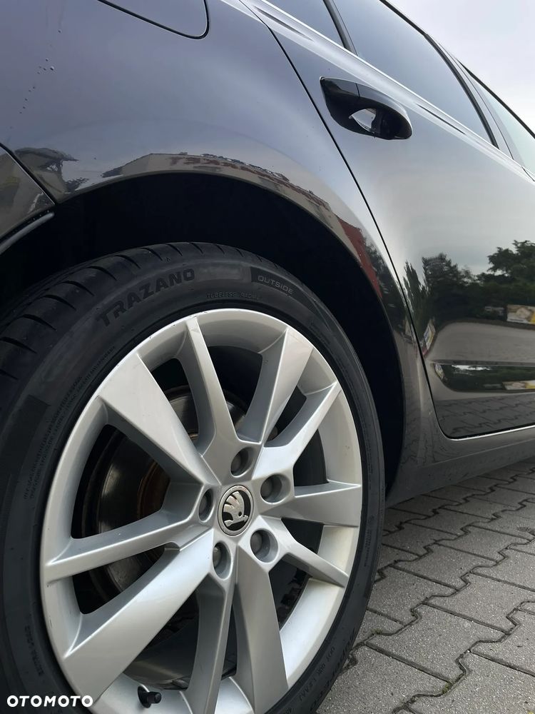 Skoda Octavia 2.0 TDI SCR 4x4 Style DSG - 11