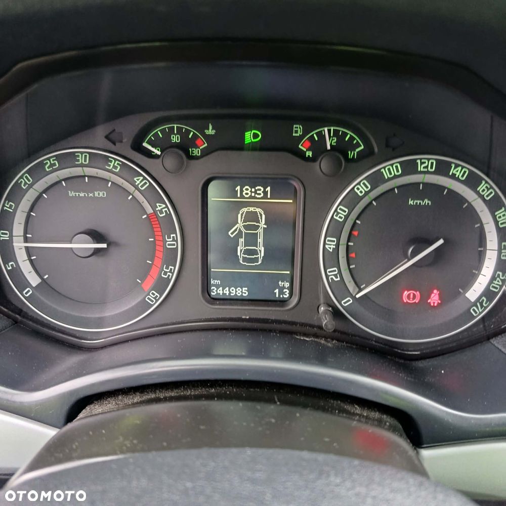 Skoda Octavia 2.0 TDI CR DPF RS - 8