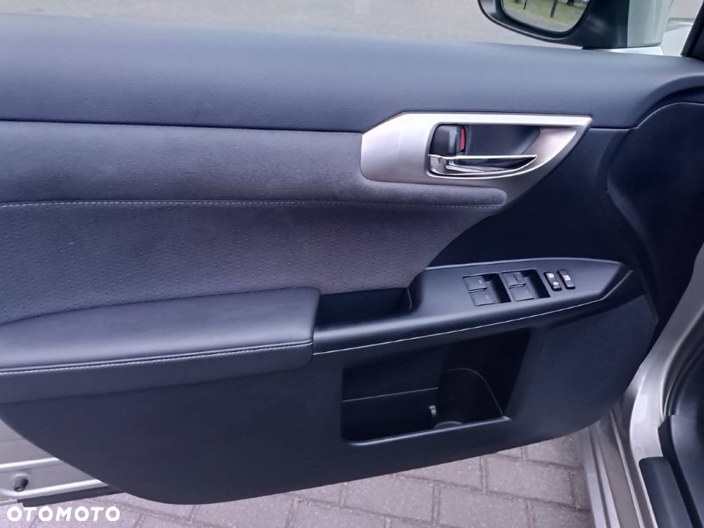 Lexus CT 200h Elegance EU6 - 16