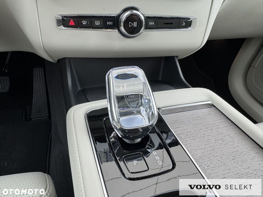 Volvo XC 90 T8 AWD Plug-In Hybrid Ultimate Bright 7os - 29