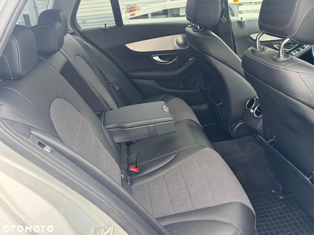 Mercedes-Benz Klasa C 220 (BlueTEC) d 7G-TRONIC AMG Line - 14