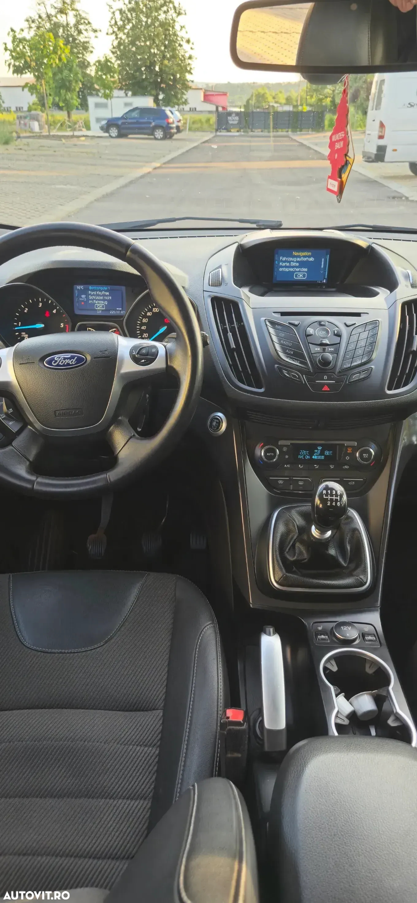 Ford Kuga 2.0 TDCi 2WD Titanium - 4