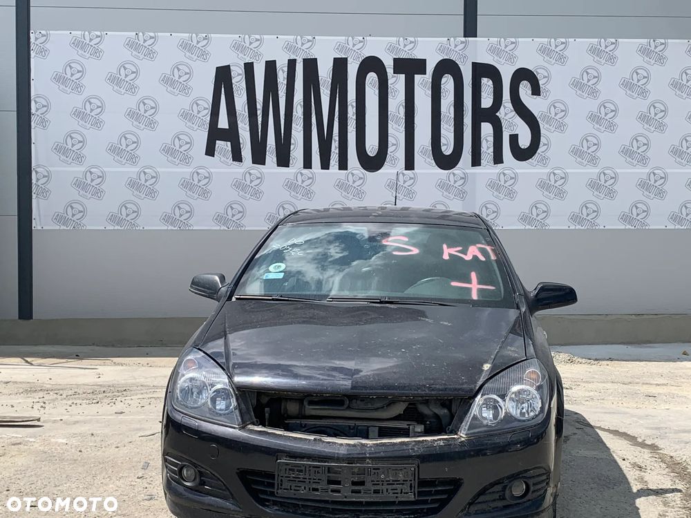 OPEL ASTRA GTC 2006 *SAMOCHÓD NA CZĘŚCI* 1184  MASKA, LAMPA, DRZWI, LUSTERKO, ZDERZAK, GRILL, BŁOTNIK, KLAPA, BELKA, DESKA, FOTELE, KANAPA, ĆWIARTKA KIEROWNICA, TARCZE, ZACISKI, ZAWIESZENIE, KOMPLETNY PRZÓD, KOMPLETNY TYŁ, LICZNIK, ZEGARY, PRAWE LEWE PRZÓD TYŁ - 2