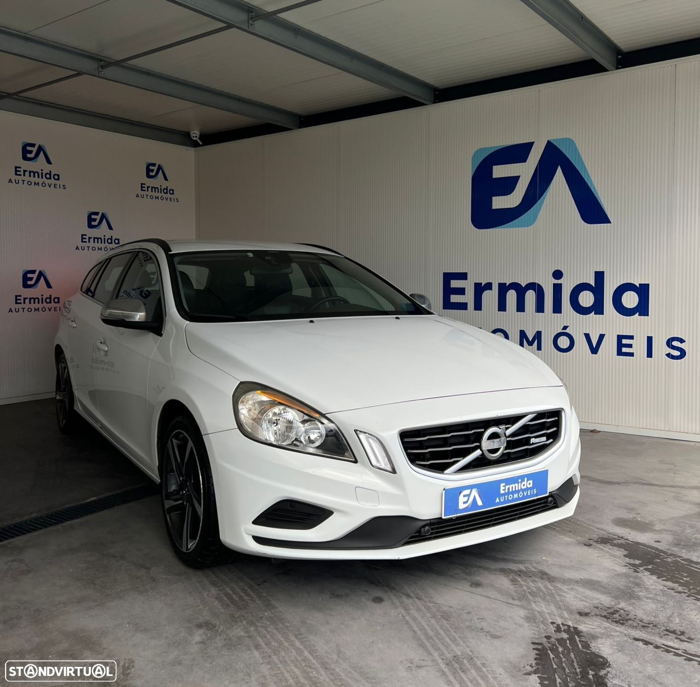 Volvo V60 1.6 D2 R-Design - 1
