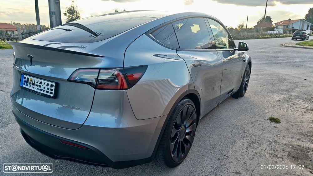 Tesla Model Y Performance Tração Integral - 19