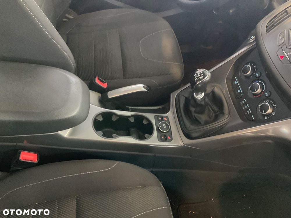 Ford Kuga 2.0 TDCi 2x4 Titanium - 14
