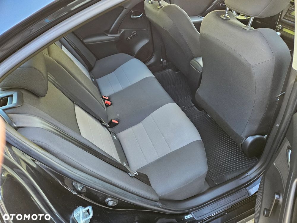 Toyota Avensis - 7