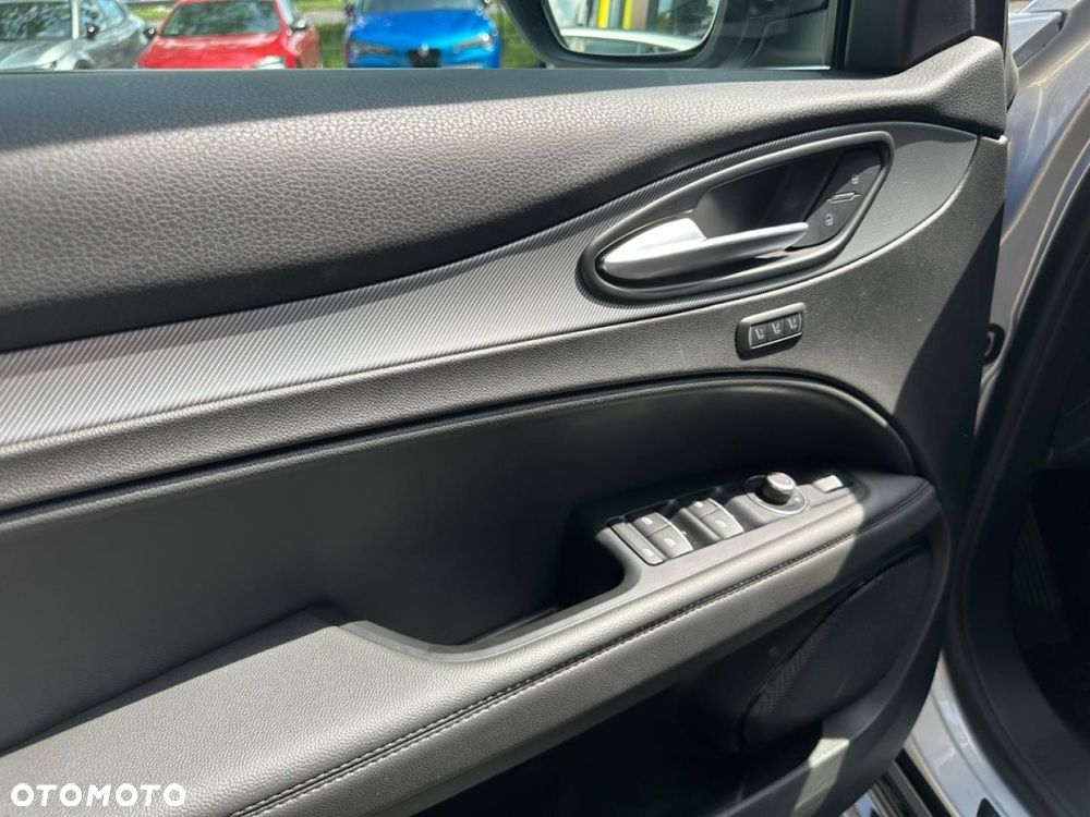 Alfa Romeo Stelvio - 14
