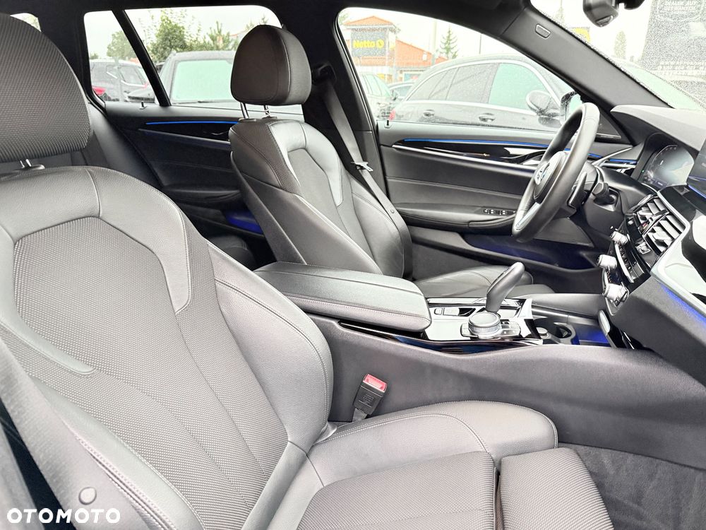BMW Seria 5 520d Sport Line - 29