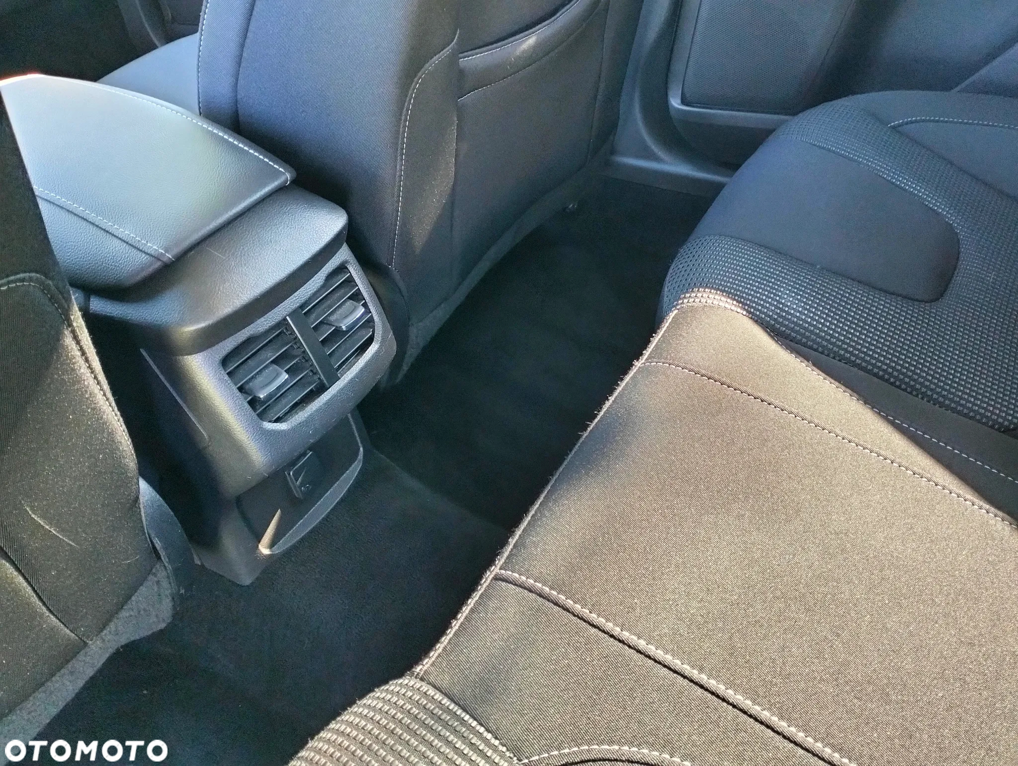 Ford Mondeo 2.0 EcoBlue Titanium - 18