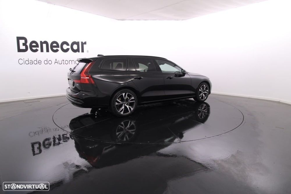Volvo V60 2.0 B4 Plus Dark Auto - 9