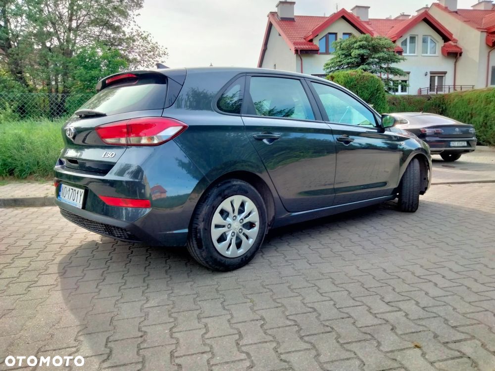 Hyundai i30 1.5 DPI Classic + - 16