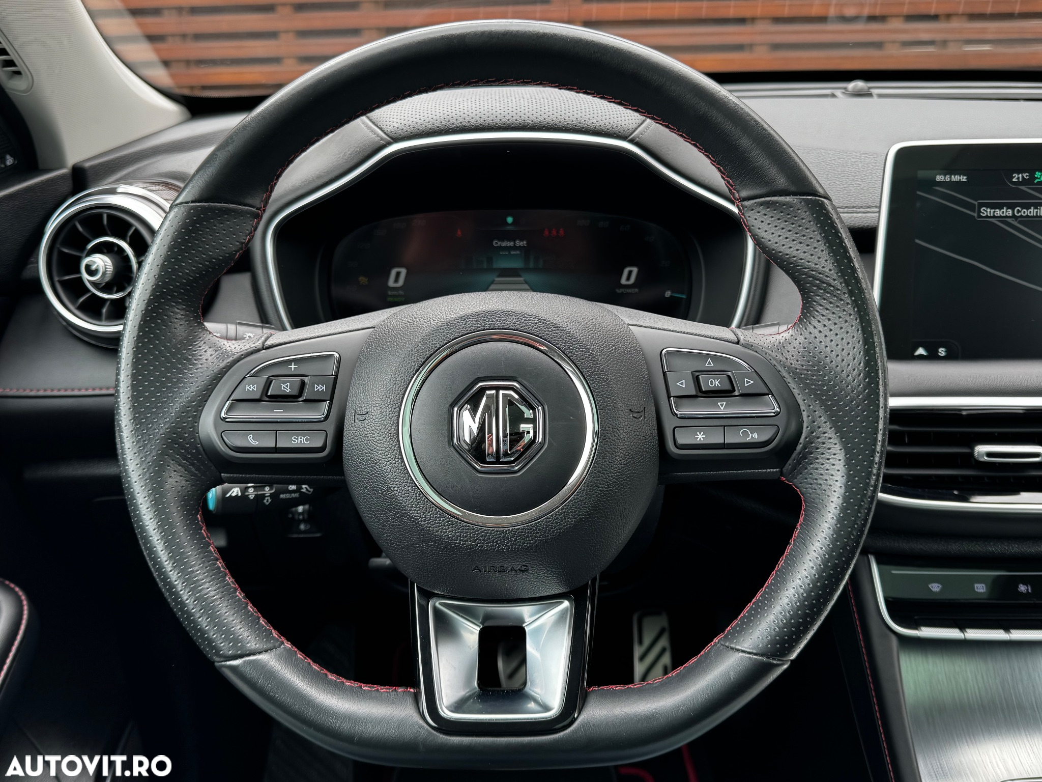 MG EHS 1.5T-GDI PHEV Luxury - 27