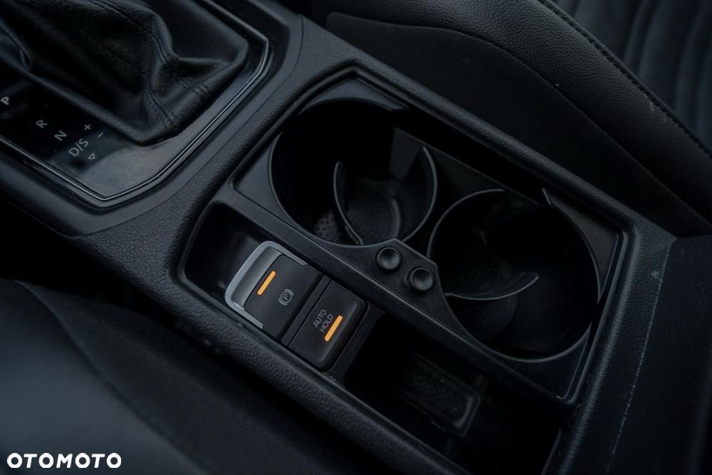 Volkswagen Touran 2.0 TDI SCR (BlueMotion Technology) DSG Comfortline - 34