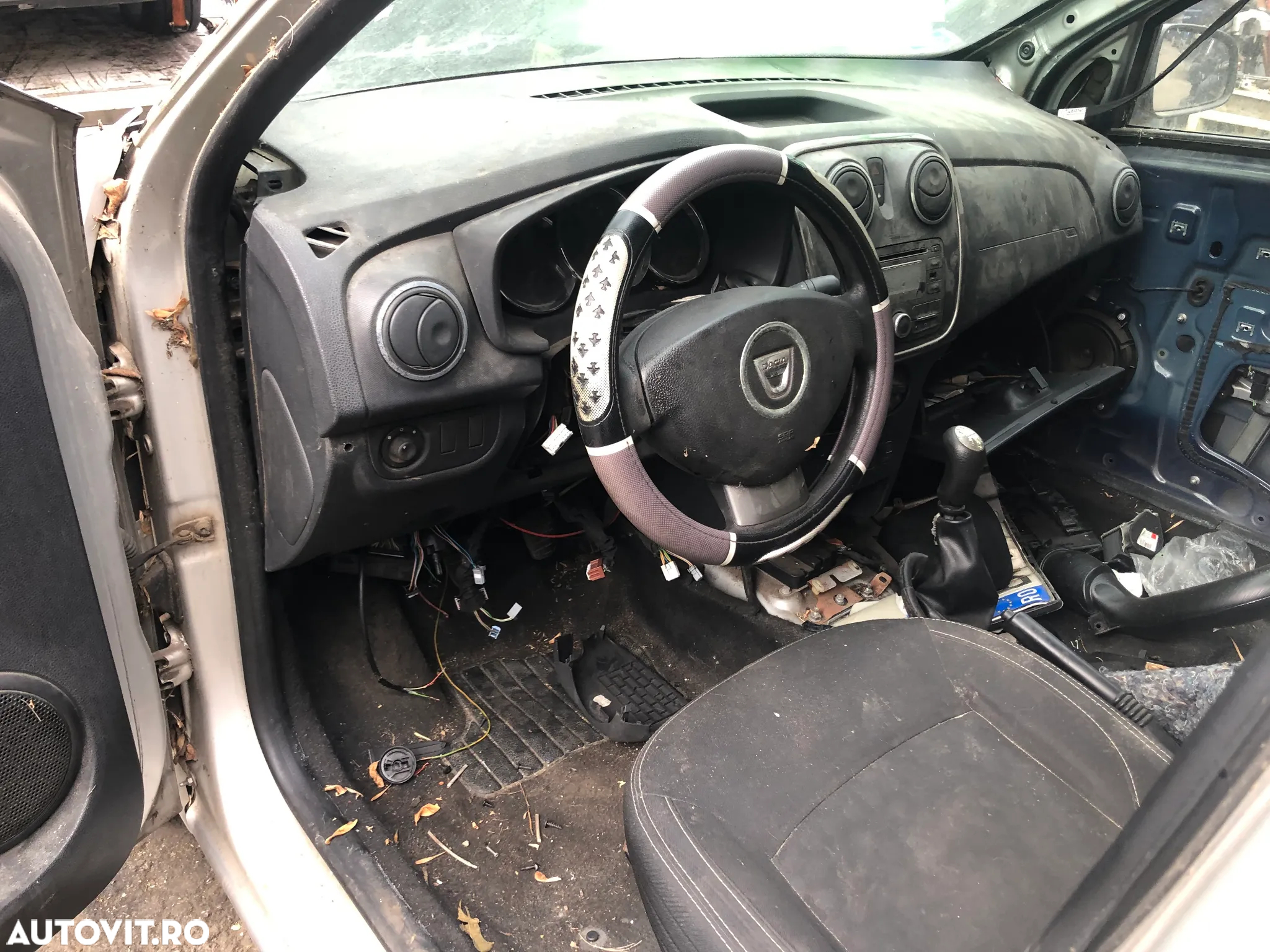 Dezmembrez Dacia Logan 2 1.2 benzina 2014 gri - 7