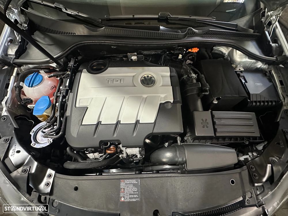 VW Golf 2.0 TDi BlueMotion Edition - 47