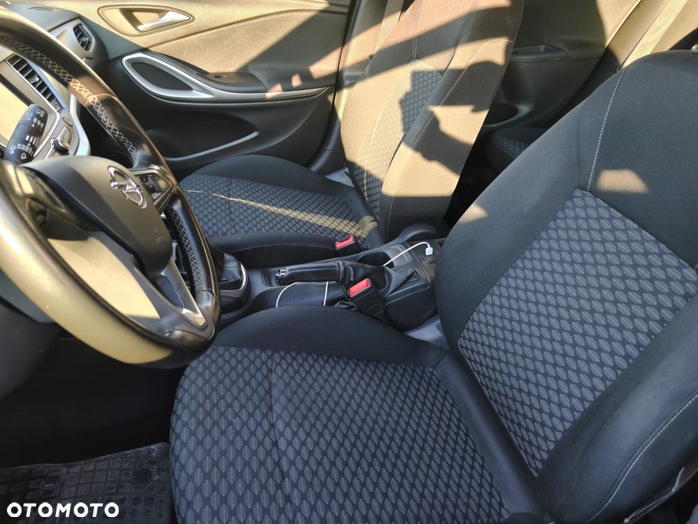 Opel Astra 1.4 T Enjoy - 8
