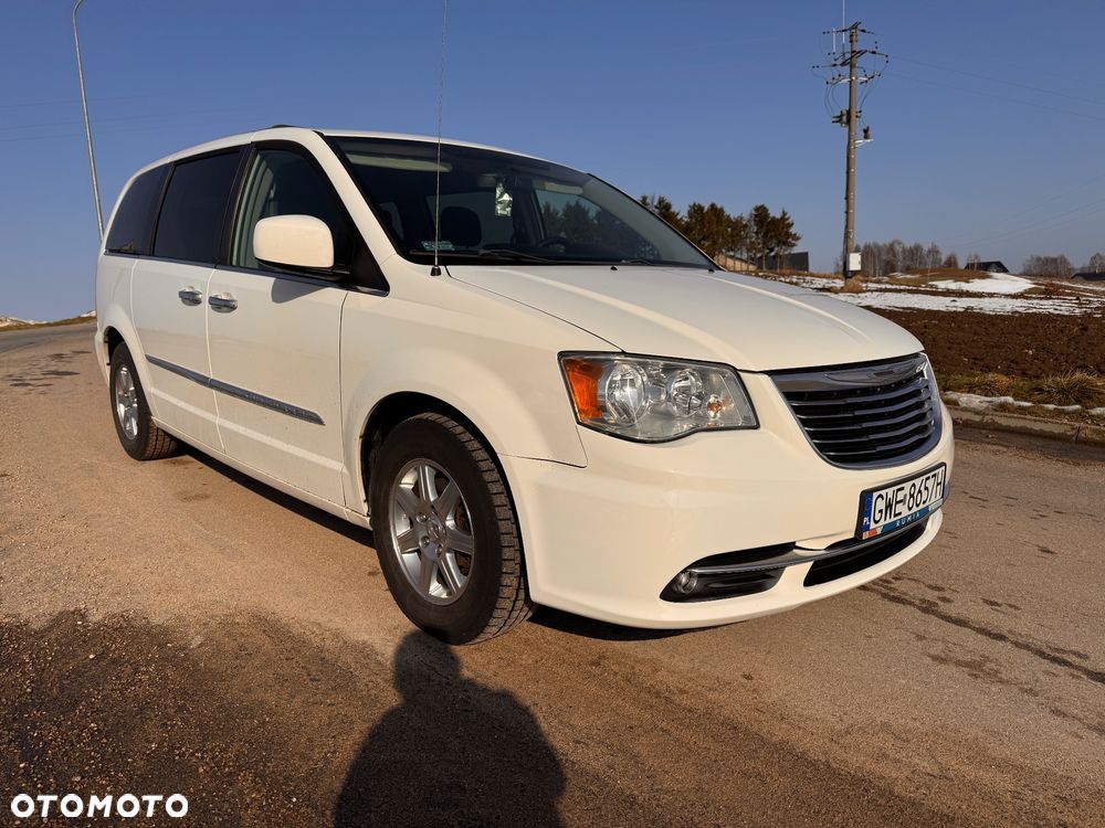 Chrysler Town & Country - 27