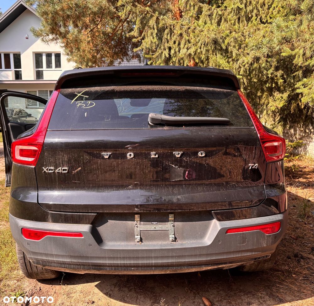 Volvo XC 40 T4 R-Design - 1