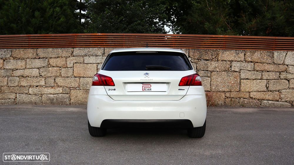Peugeot 308 1.2 PureTech Allure EAT6 - 7
