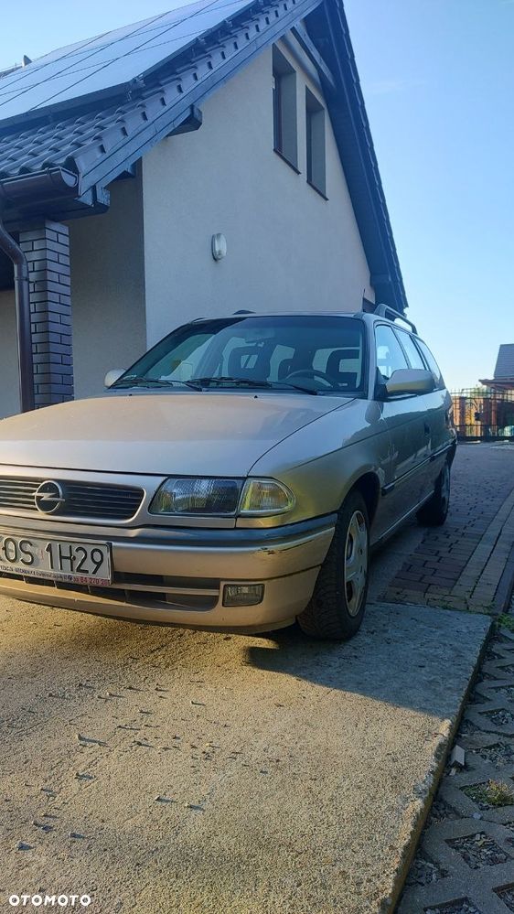 Opel Astra 1.6 16V 100 - 1