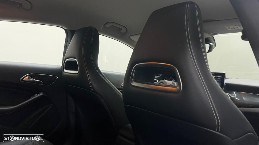 Mercedes-Benz CLA 200 Shooting Brake d 7G-DCT UrbanStyle Edition - 33