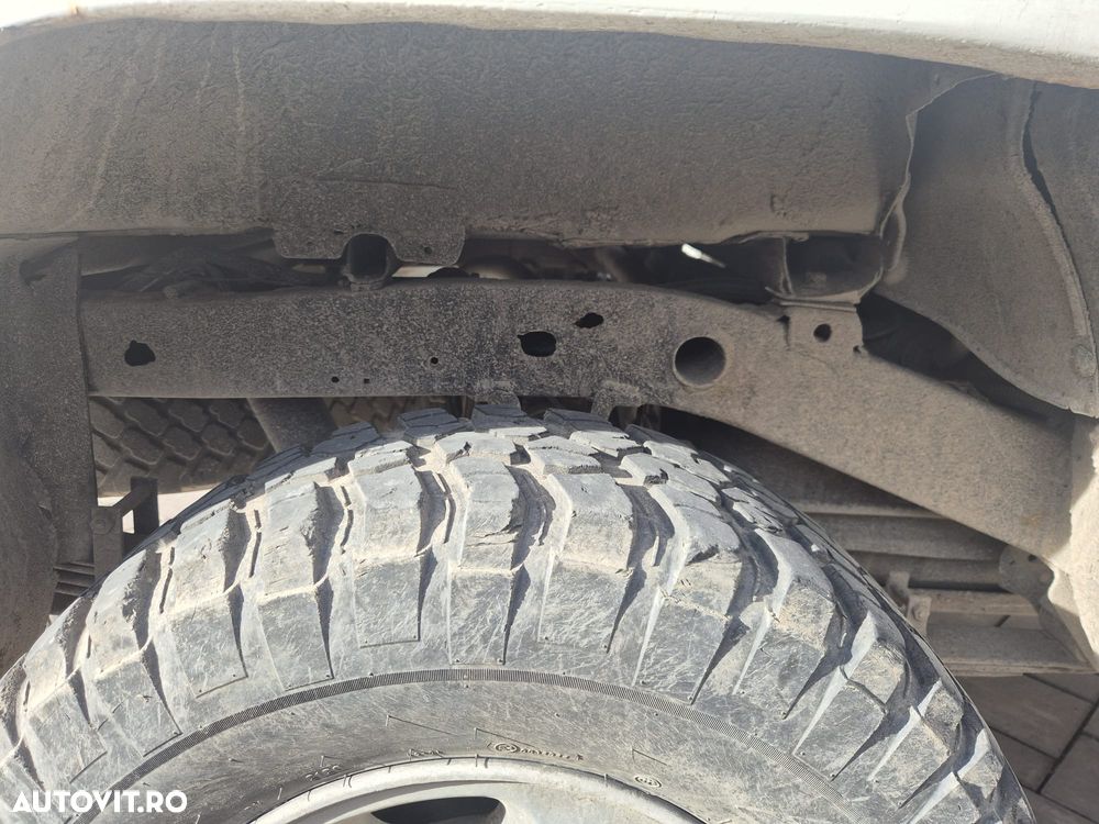 Toyota Hilux 4x4 Double Cab - 16