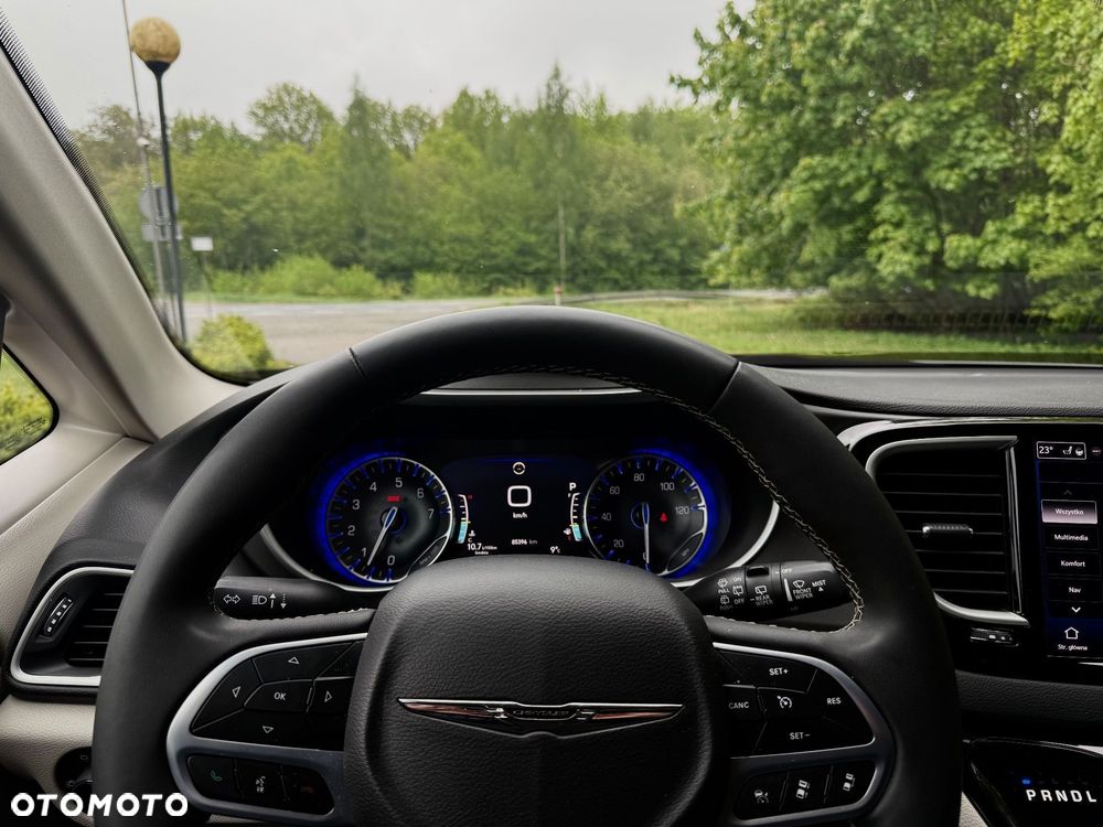 Chrysler Pacifica - 7