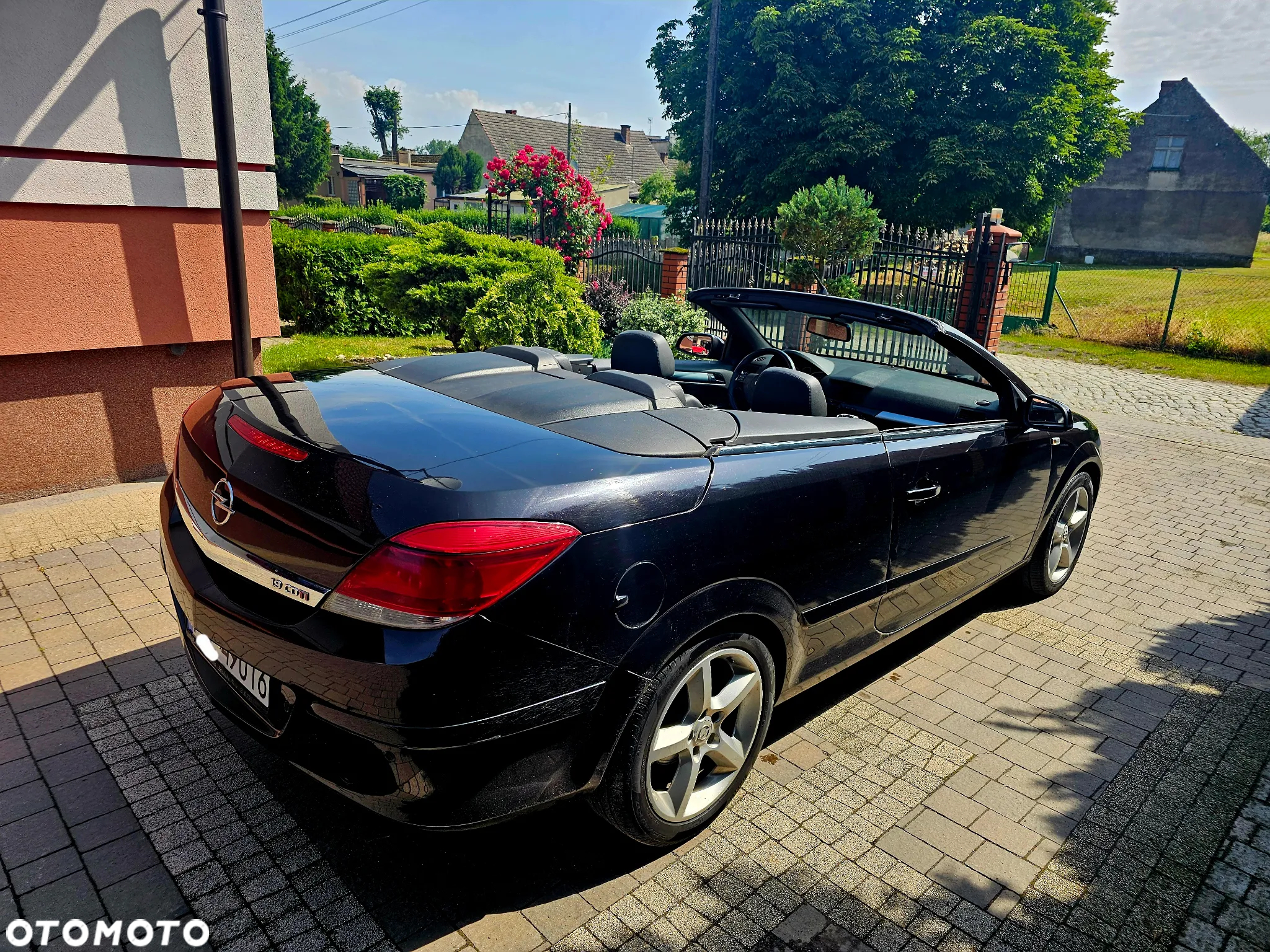 Opel Astra TwinTop 1.9 CDTI Cosmo - 4