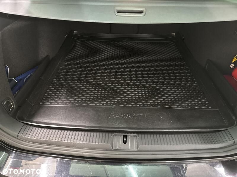 Volkswagen Passat 2.0 TSI Business DSG - 24