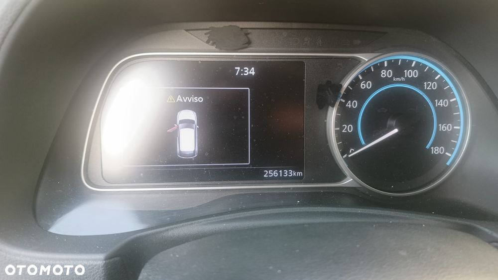 Nissan Leaf - 12