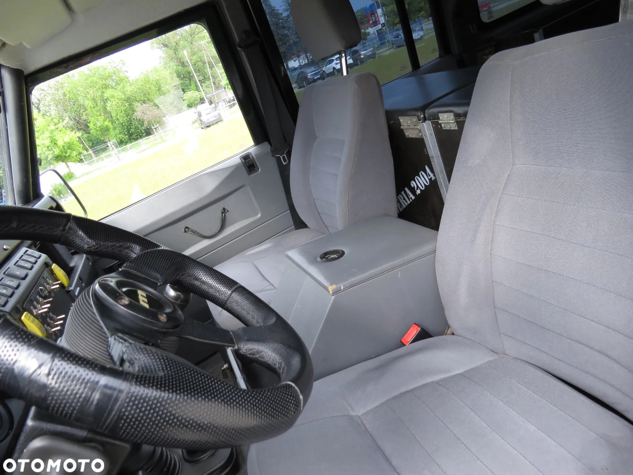 Land Rover Defender - 18