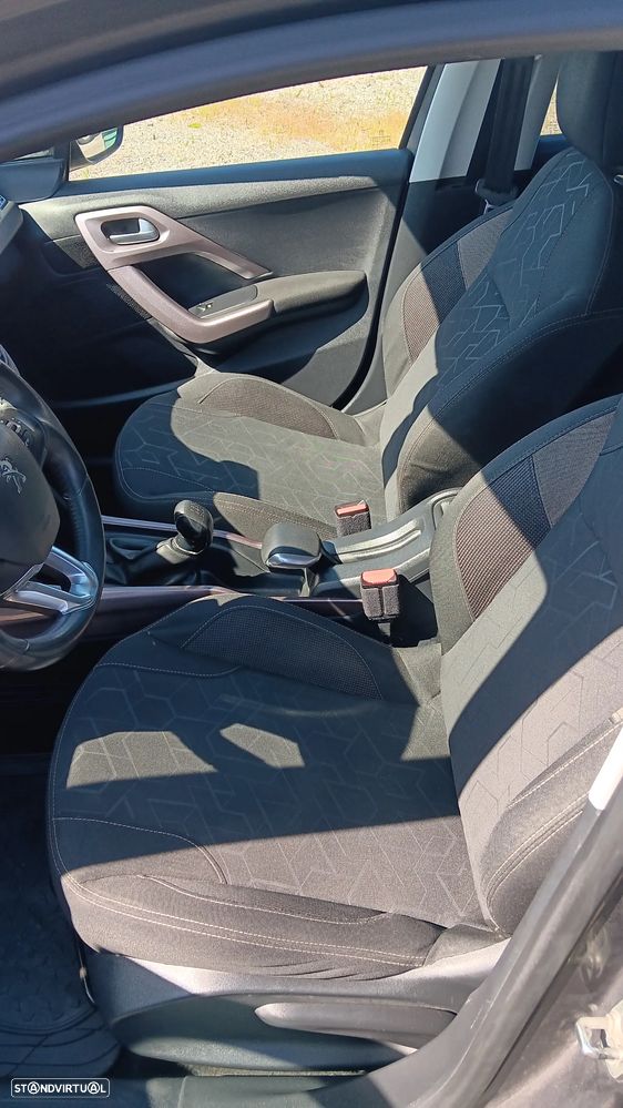 Peugeot 2008 1.4 HDi Active - 11