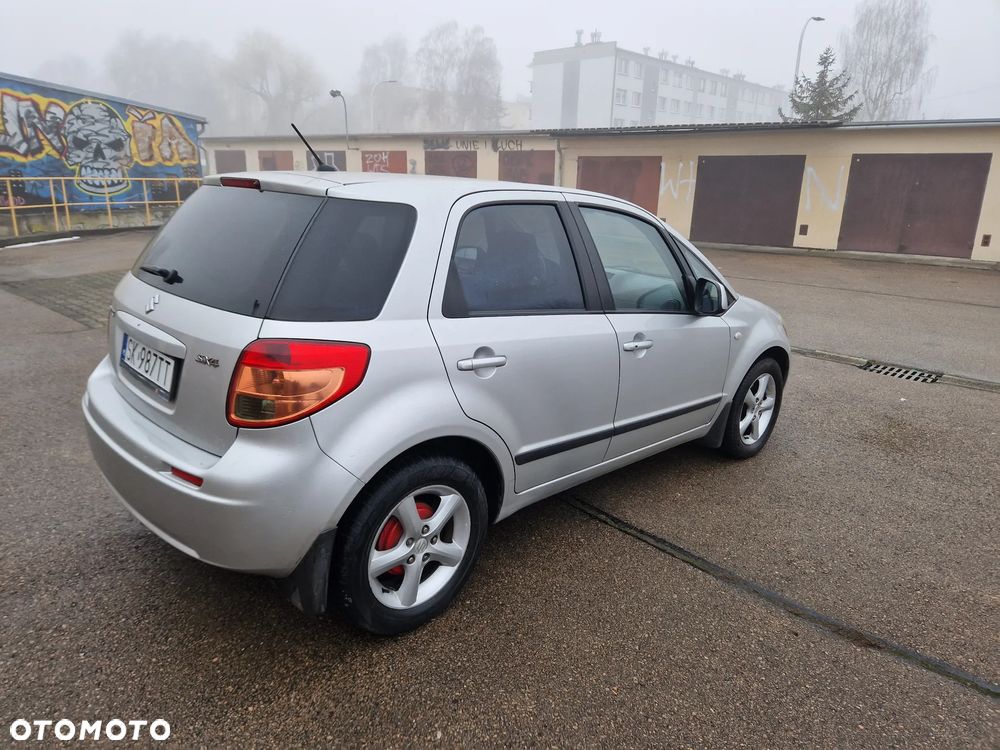 Suzuki SX4 1.6 GS / Premium - 4