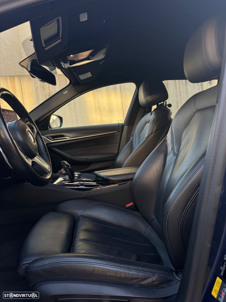 BMW 530 e Pack Desportivo M - 11