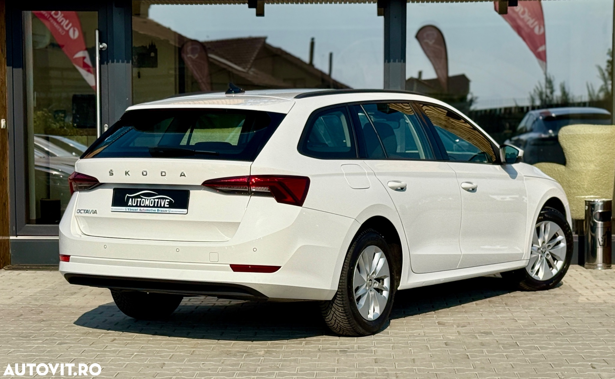 Skoda Octavia Combi 2.0 TDI Ambition - 4