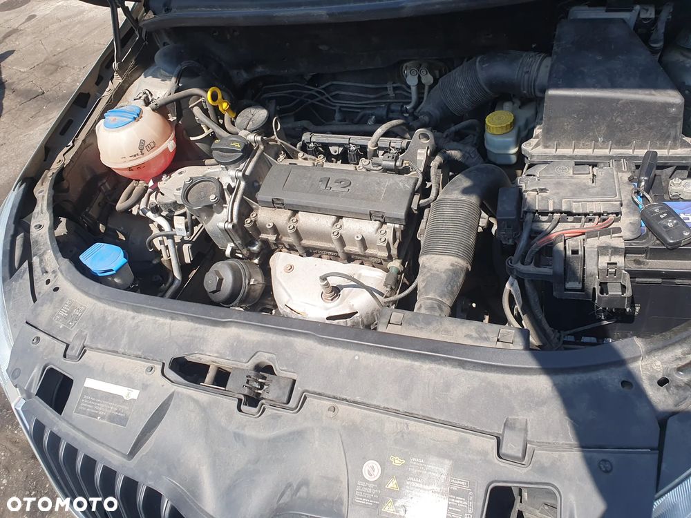 Fabia 2  na części silnik zderzak lampa prawa przód drzwi szyba - 4