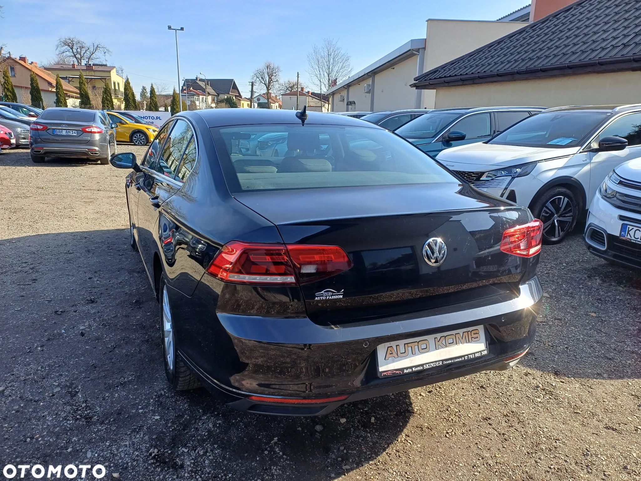 Volkswagen Passat - 4