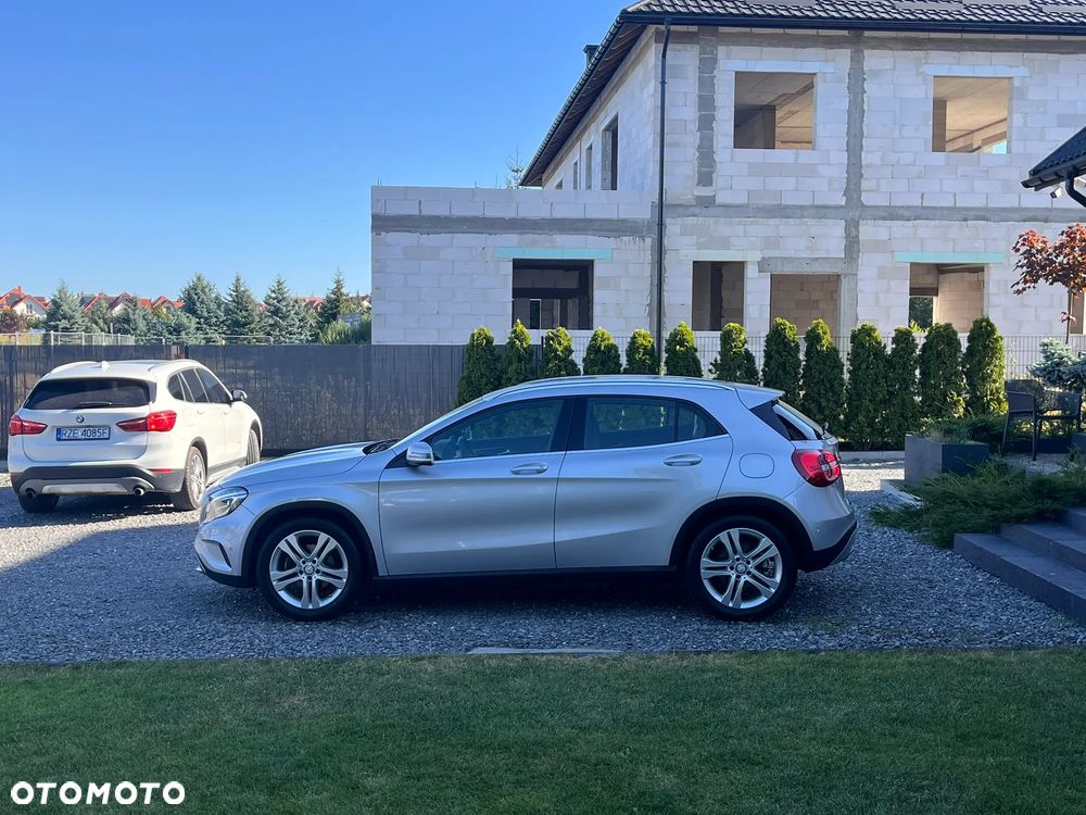 Mercedes-Benz GLA 180 - 38