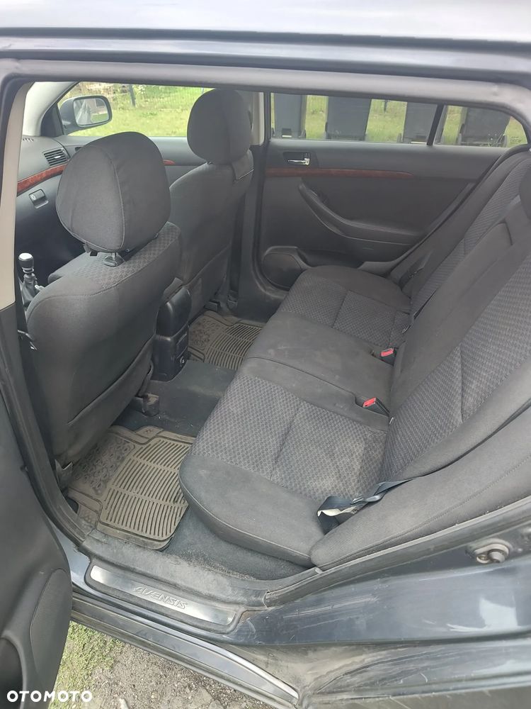 Toyota Avensis - 5