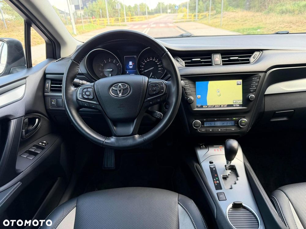 Toyota Avensis 1.8 Premium MS - 39