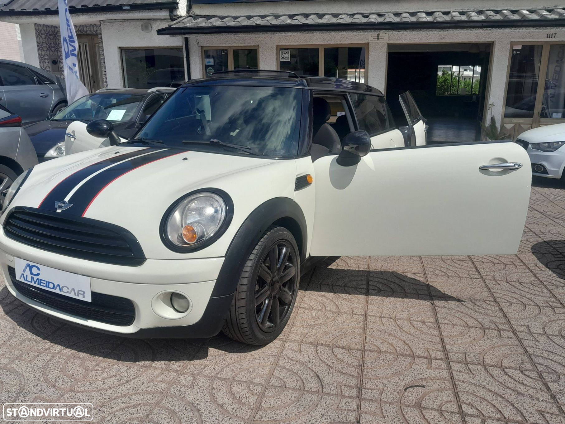 MINI Clubman Cooper D - 17