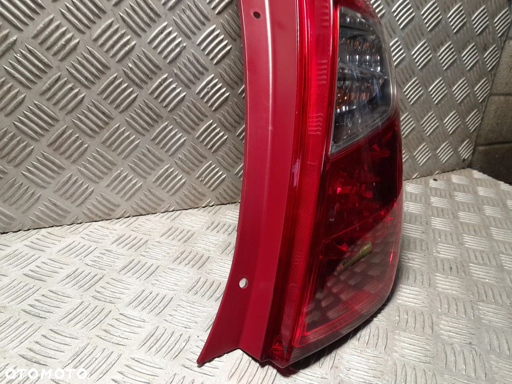 HYUNDAI I10 LAMPA PRAWA TYLNA PRAWY TYŁ W BŁOTNIK - 6