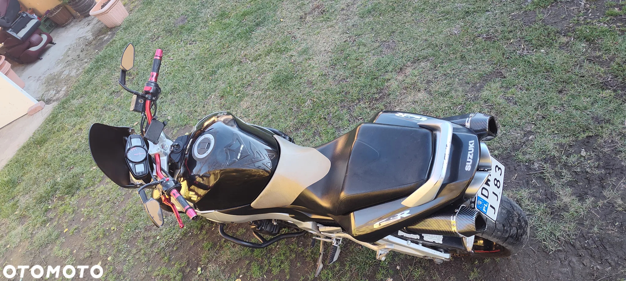 Suzuki GSR - 3